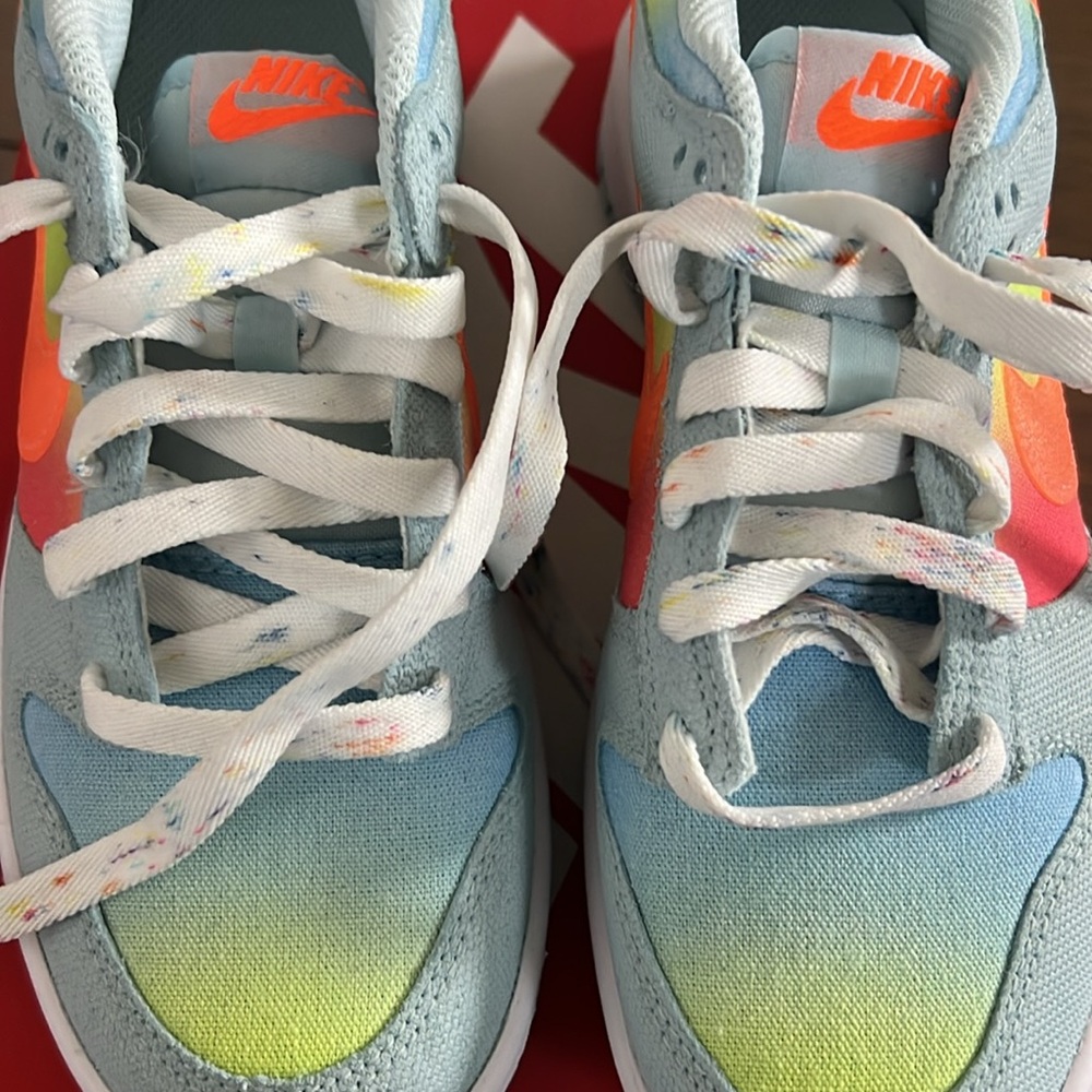 NIB 100% Authentic Nike Big Kids Dunk Low Glacier Blue Sneakers Size 4 - Picture 3 of 7